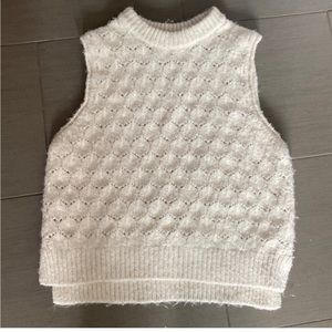 COPY - Buy 2 get one free✨ Universal thread Sweater vest FALLLLL ARRIVAL 🍁🍃